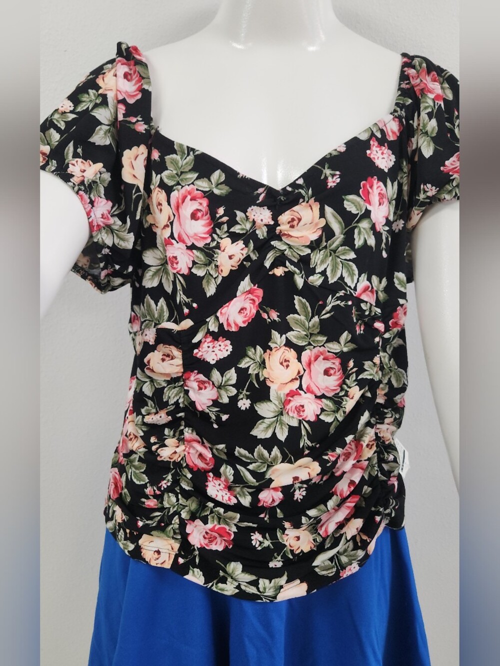 Ambiance y2k Black Floral Peasant Top Junior 2X(fits like modern Juniors xl) NWT
